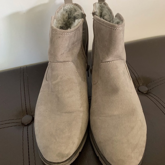 Kelly & Katie Grey Ankle Snow Boot - fur lined - Size 8 1/2 M - Picture 2 of 5